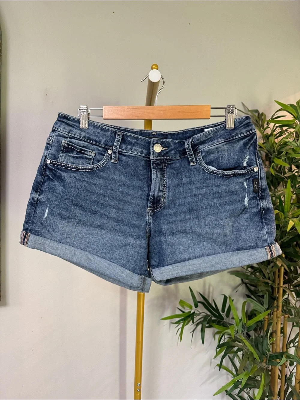 Silver Jeans Blue Denim Rolled-Hem Shorts EUC 31
